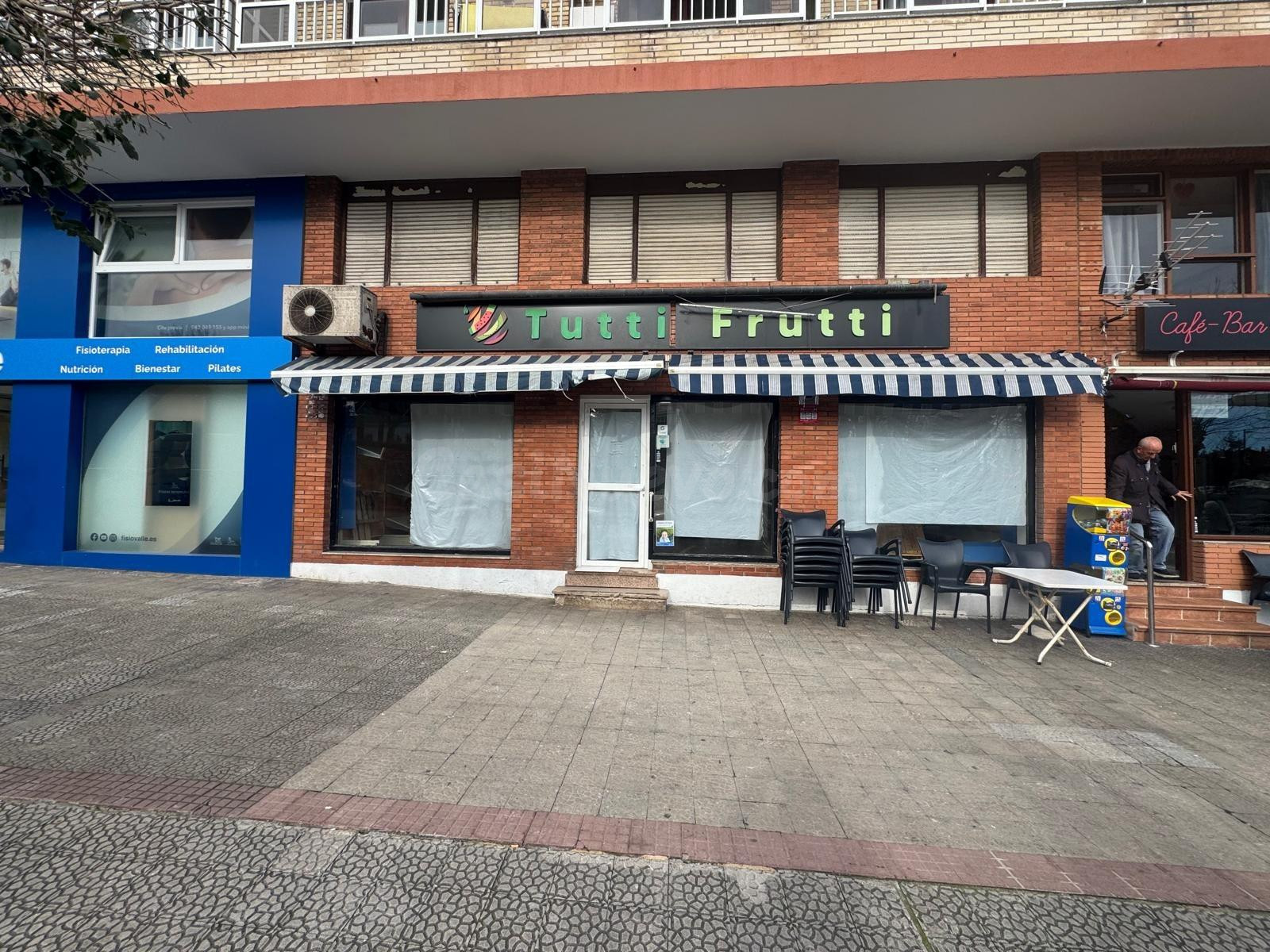 EXCELENTE LOCAL COMERCIAL DE DOS PLANTAS PARA ALQUILAR