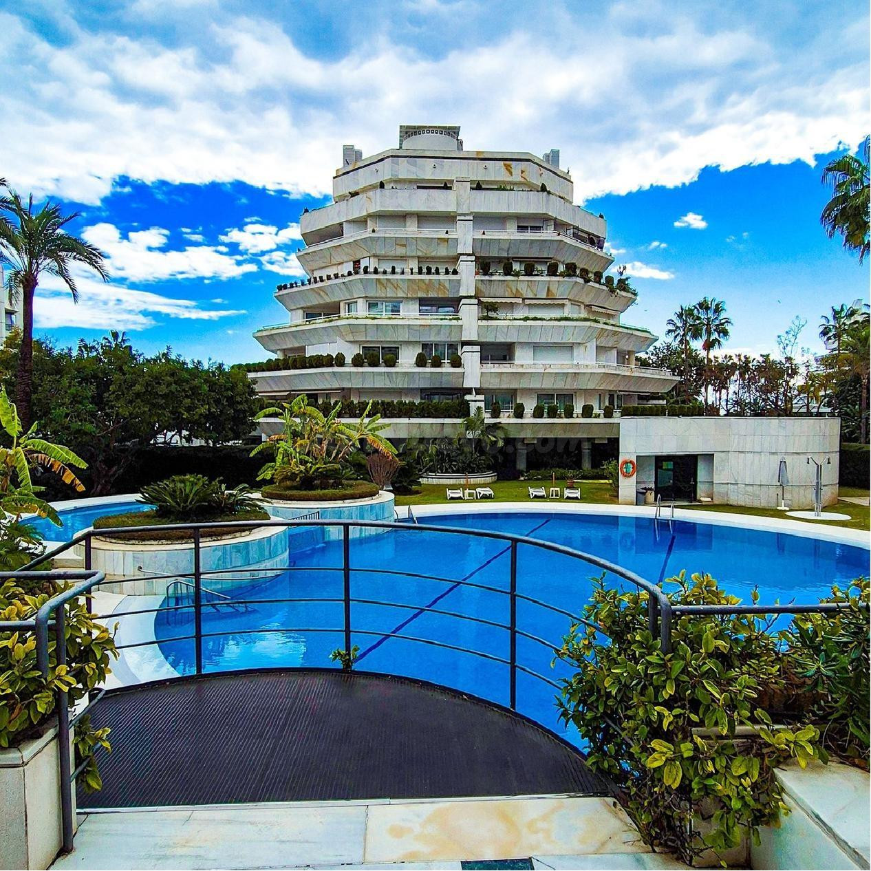 Ático Dúplex con vistas al mar a escasos 100 metros del mar de Marbella Centro