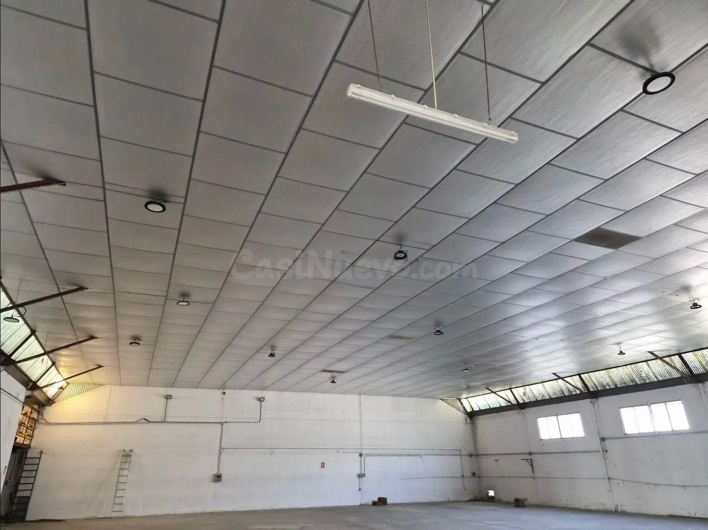 NAVE INDUSTRIAL PREMIUM DE 1.300 m2 CON PATIO, OFICINAS Y ALTILLO EN POLÍGONO DEL OESTE