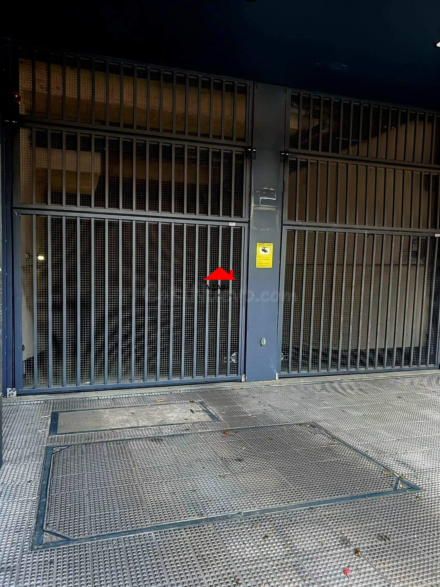 Oportunidad en Sarriko! Plaza de garaje amplia en Avda.Zarandoa.