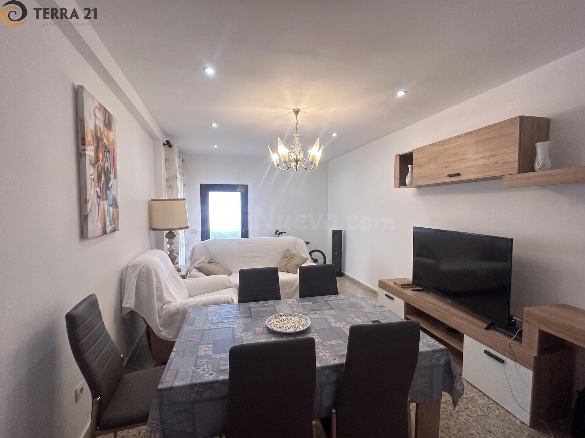 Amplio piso en venta en la zona Gran Eje de Jaén por €180,000