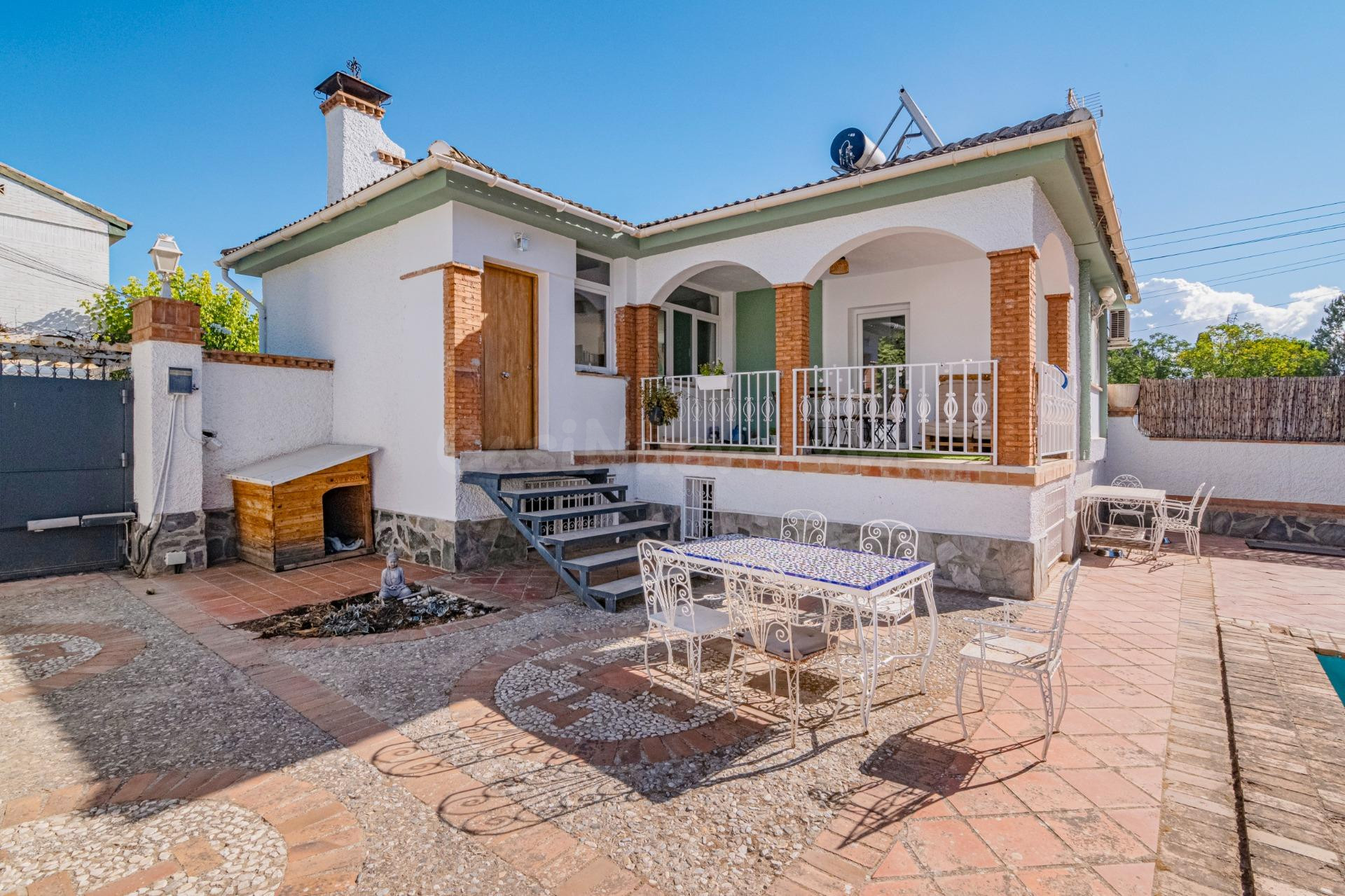 CHALET INDEPENDIENTE CON PISCINA PRIVADA Y APARTAMENTO INDEPENDIENTE EN PARQUE DEL CUBILLAS