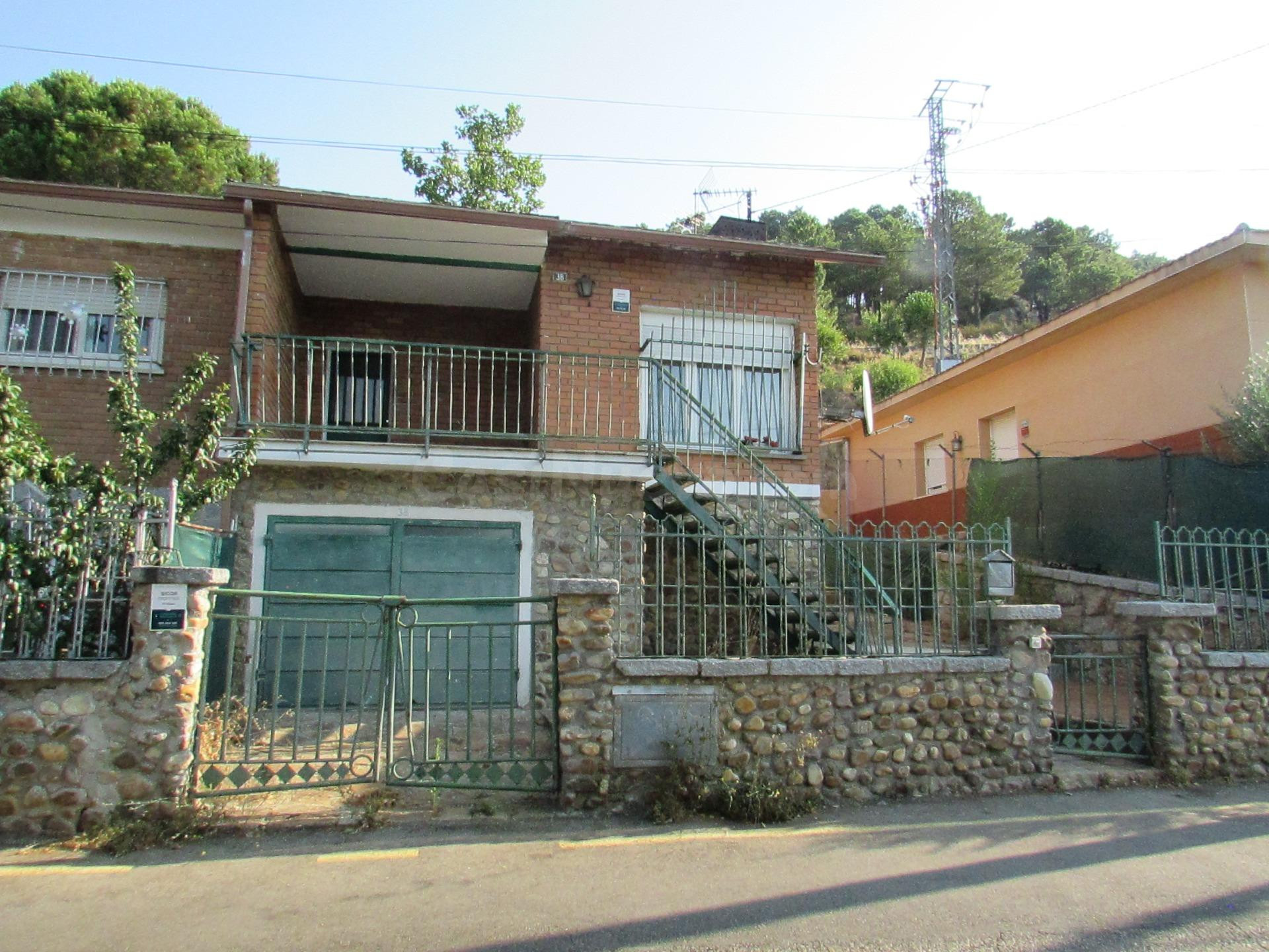 CHALET PAREADO A REFORMAR CON PRECIOSAS VISTAS JUNTO AL PARQUE NATURAL
