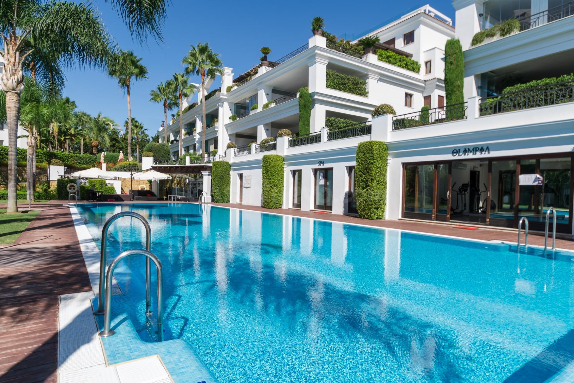 Exclusivo Apartamento en Primera Línea de Playa, Doncella Beach, Estepona