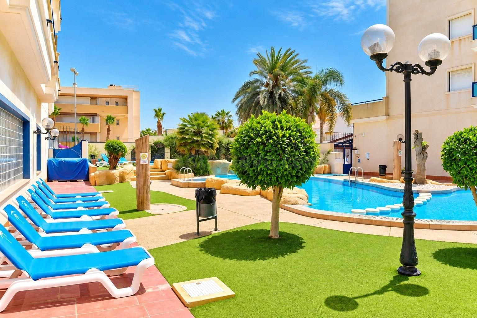 APARTAMENTO DE 2 DORMITORIOS 1 BAÑO EN AGUA MARINA ( ORIHUELA COSTA )