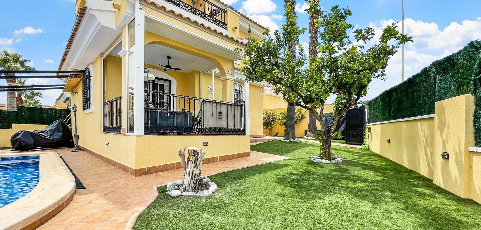 Villa 3 habitaciones 140m² en venta - Lomas de Cabo Roig-Los Dolses
