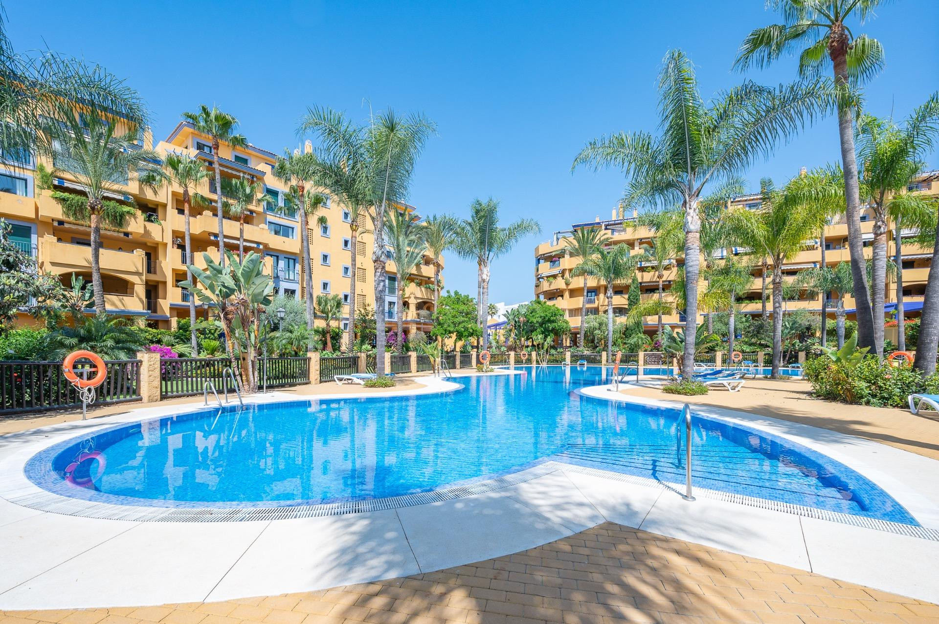 Amplio apartamento de 3 dormitorios en Los Jazmines – Nueva Alcántara