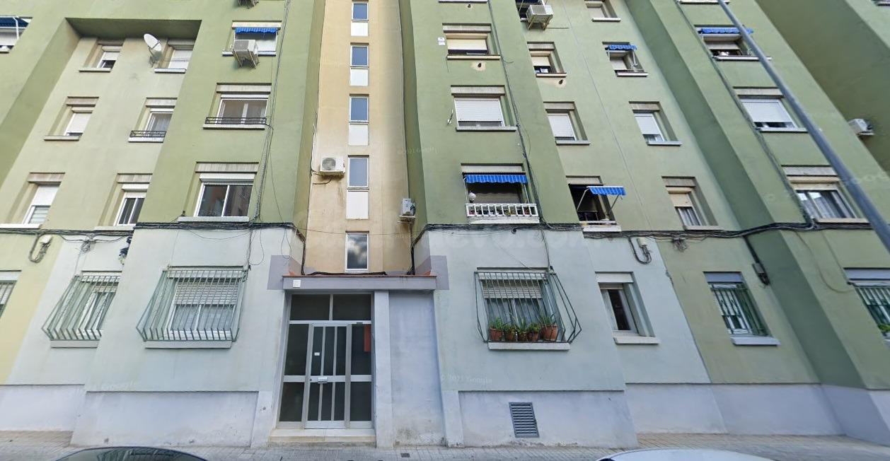 Se vende PISO OKUPADO en Calle Bolvir Nº 2 Sabadell (Barcelona).