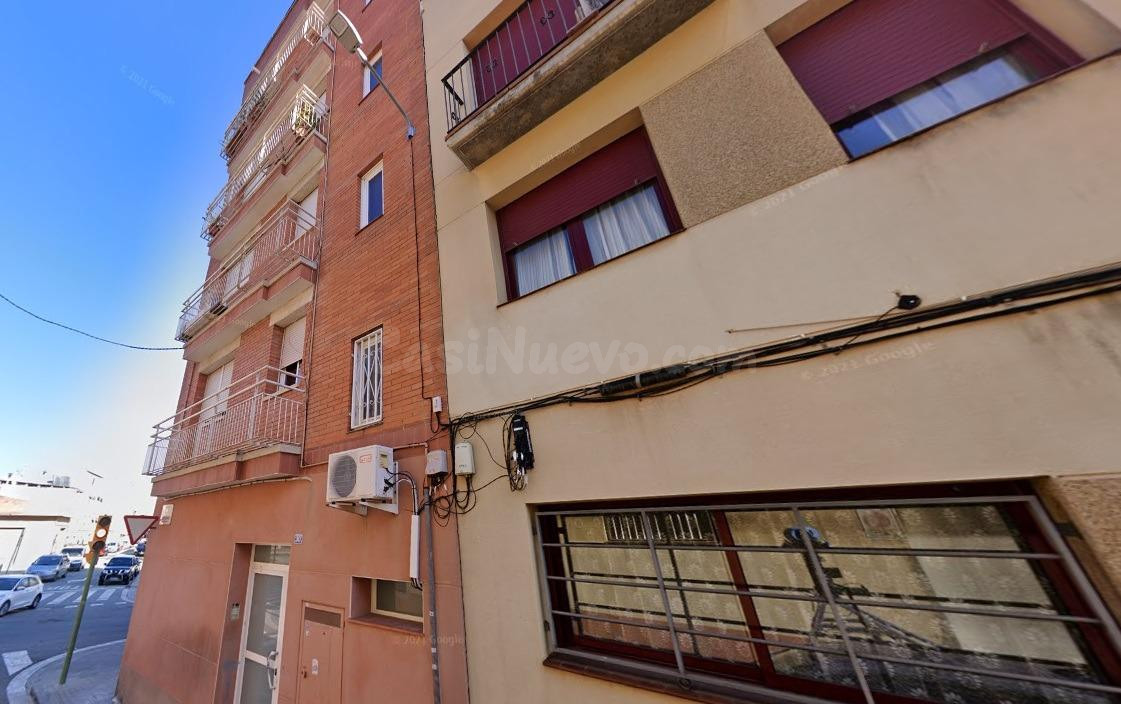 Se vende PISO OKUPADO en Calle de Sierra Nevada Nº 30 Sabadell (Barcelona).