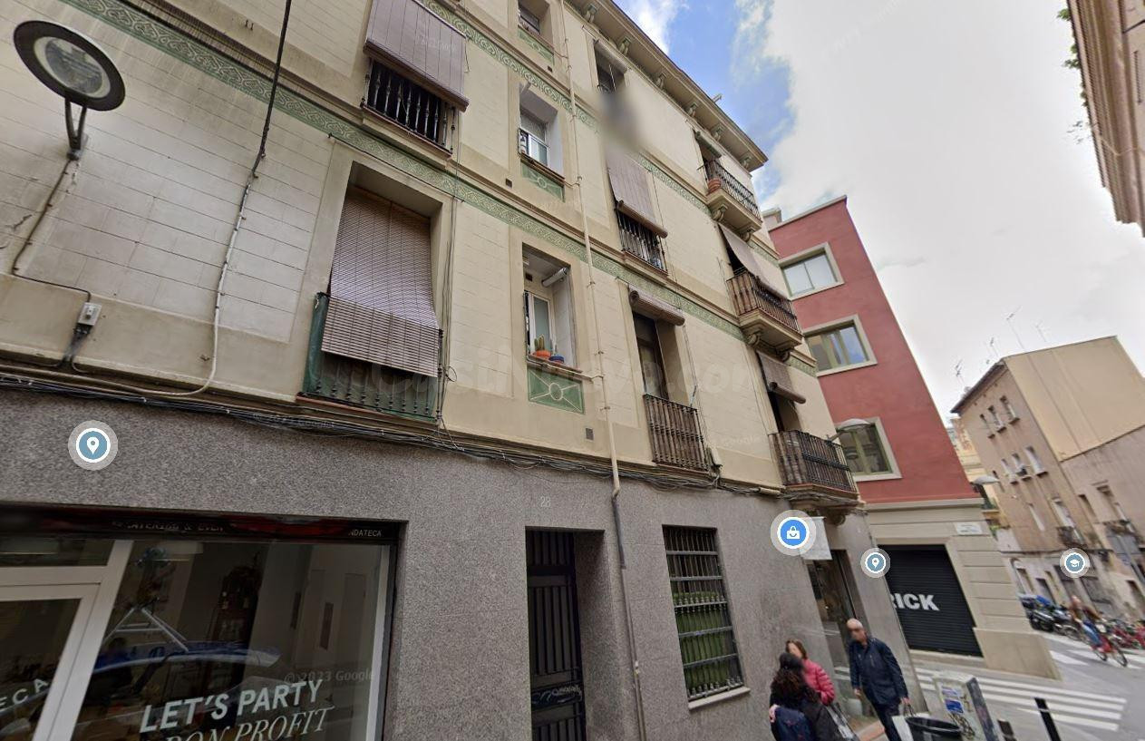 SE VENDE LOCAL OKUPADO EN Calle Mila Fontanals 28 de SANTA COLOMA DE GRAMENET (BARCELONA).