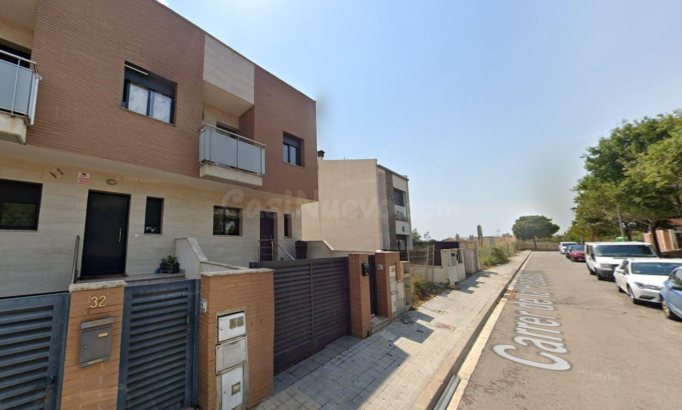 Se vende casa adosada OKUPADO Vilanova i la Geltrú (Barcelona).