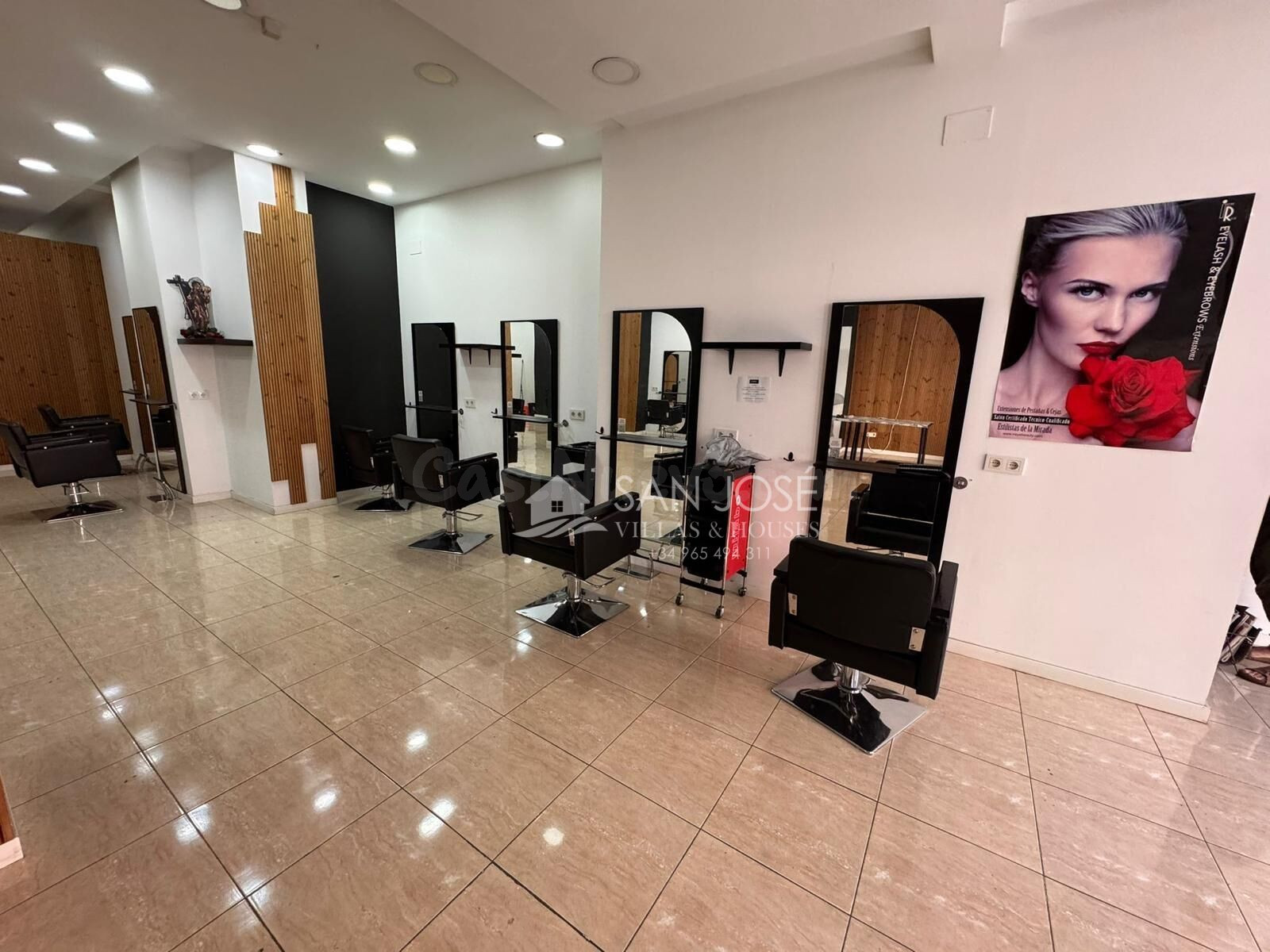 SE VENDE LOCAL COMERCIAL EN NOVELDA CON POSIBILIDAD DE VENTA APLAZADA