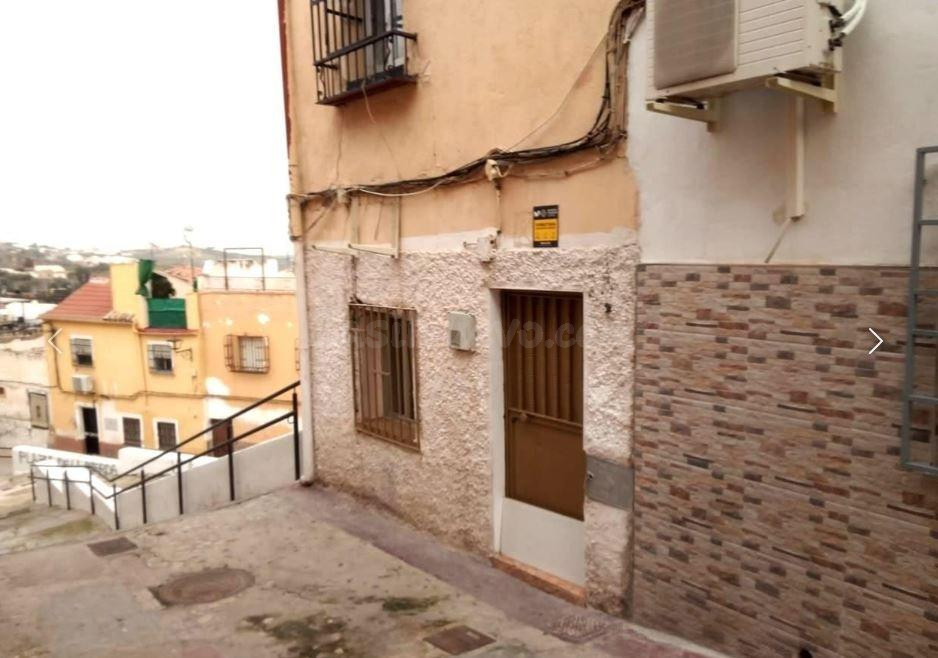 Se vende casa independiente OKUPADA en Avenida Cruz De La Magdalena Nº 18 Jaén (Jaén)
