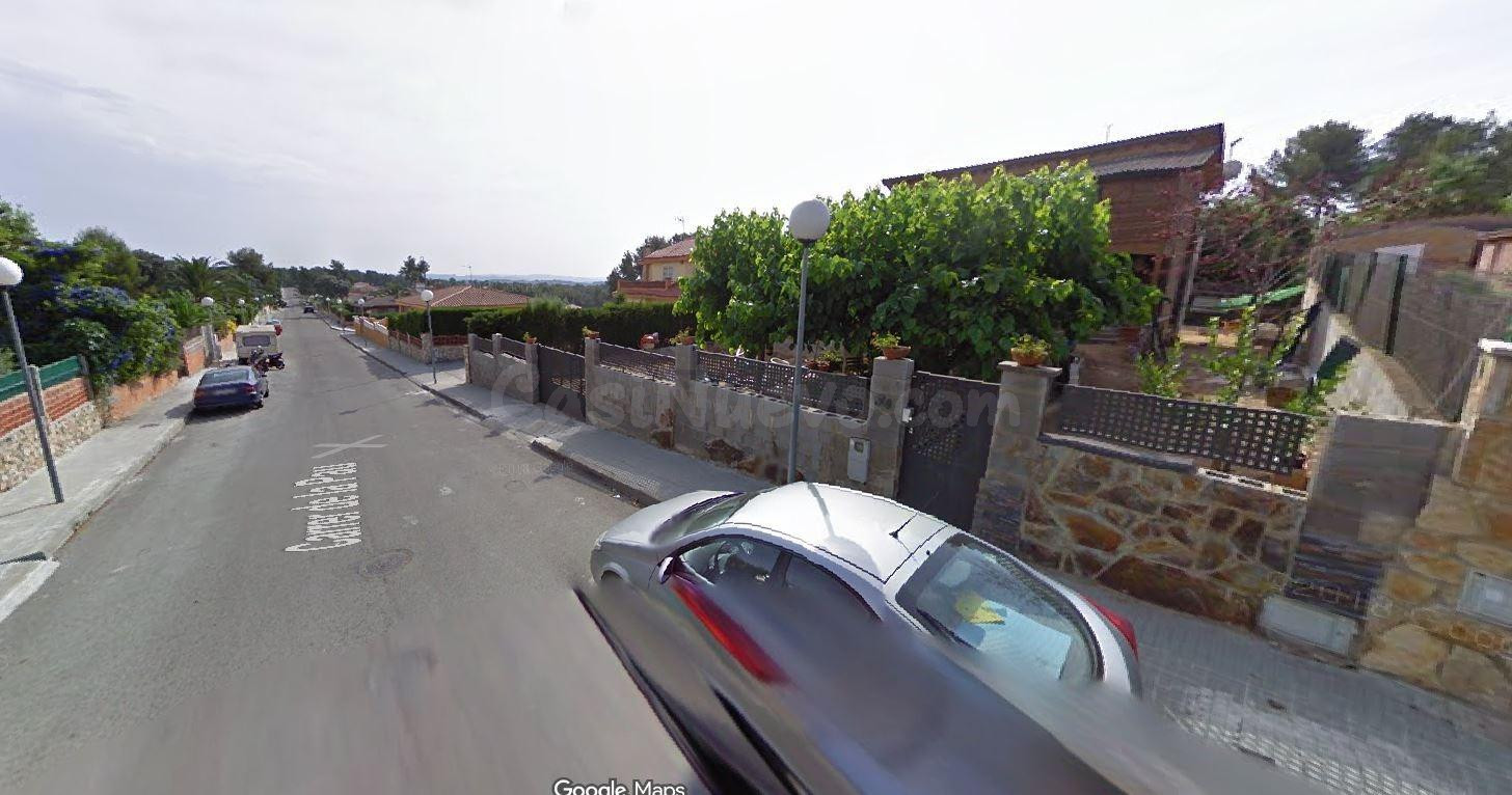Se vende chalet OKUPA en Calle de la Pau 34 en El Catllar (Tarragona).