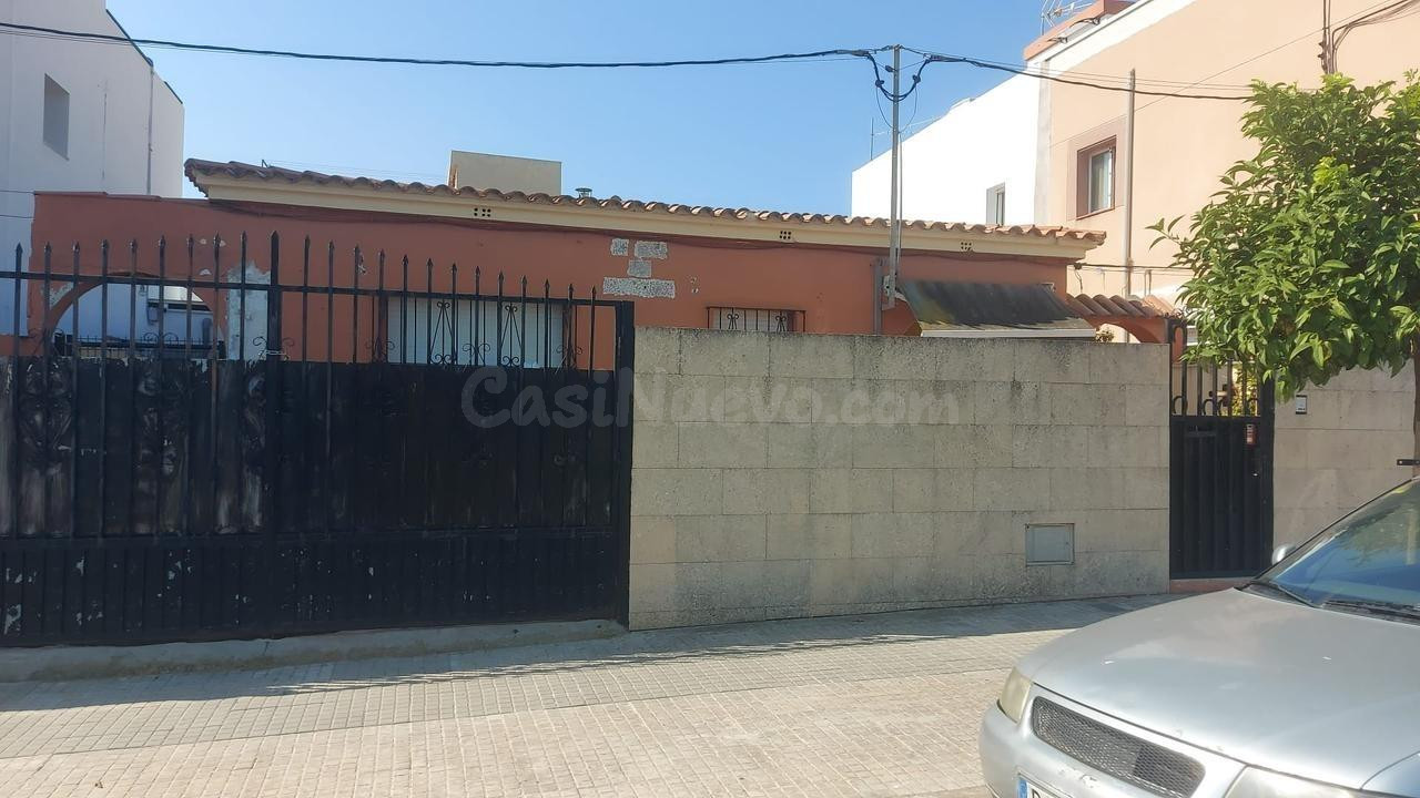 Se vende casa OKUPA en Calle del Pilar 26 en Canonja (Tarragona).