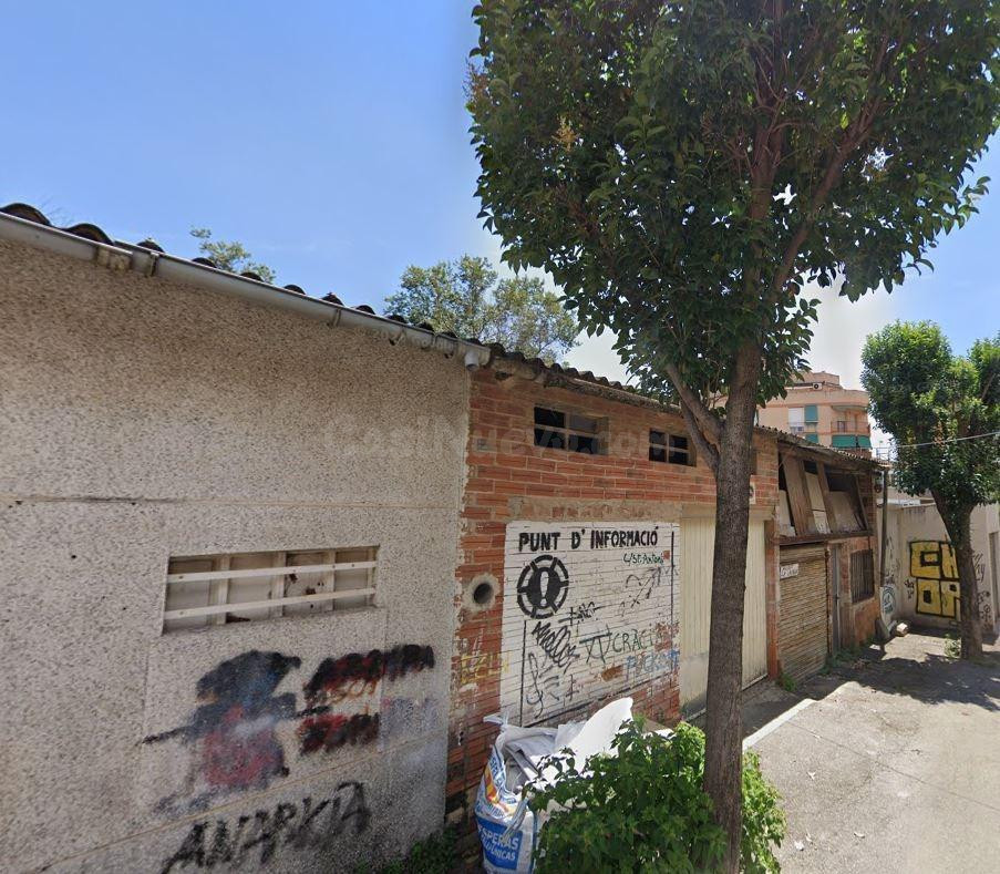 Se vende piso OKUPADO en  Calle Antoni De Gimbernat Nº 32 Mollet del Vallès (Barcelona)