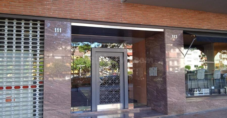 Se vende piso ALQUILADO en Riera Del Pare Fita de Arenys de Mar (Barcelona).