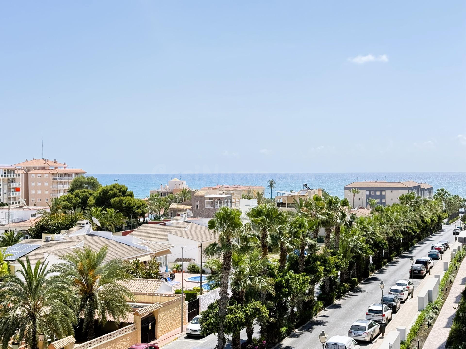 Apartamento con vistas al mar en Punta Prima, La Entrada