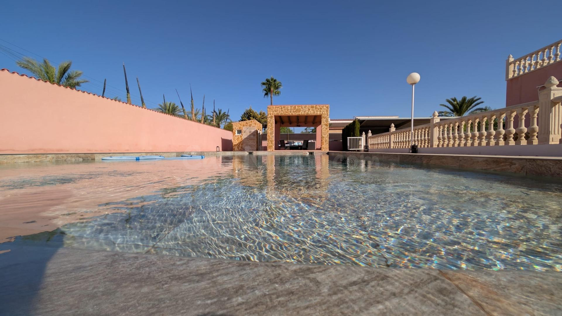 ¡¡ESPECTACULAR CHALET CON GRAN PISCINA, BARBACOA Y CASA DE INVITADOS, A UN PASO DE ELCHE EN CTRA. MATOLA!!