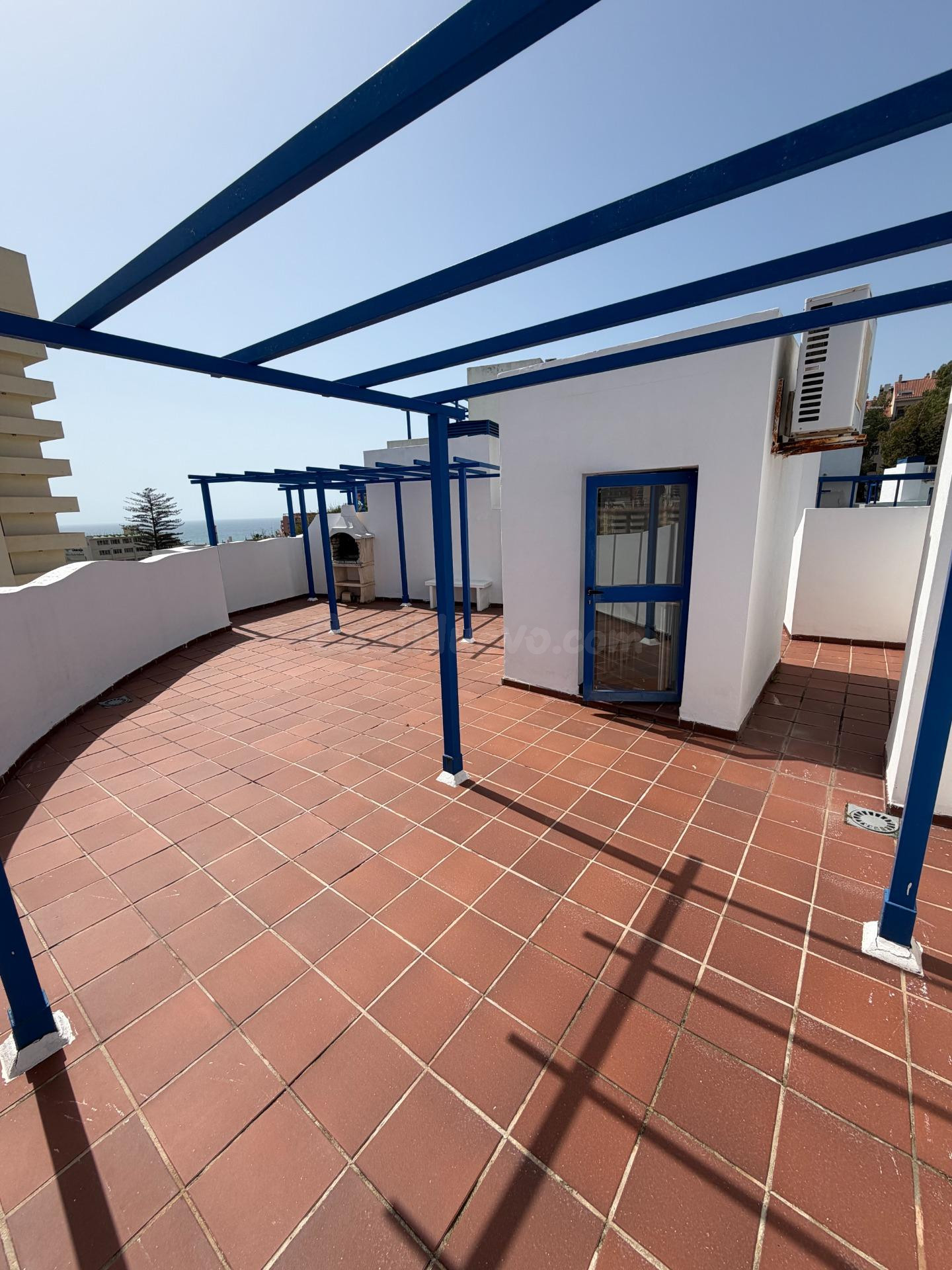 OPORTUNIDAD ATICO CON SOLARIUM EN BENALMADENA COSTA (LOS PATOS) A 250 M DEL MAR