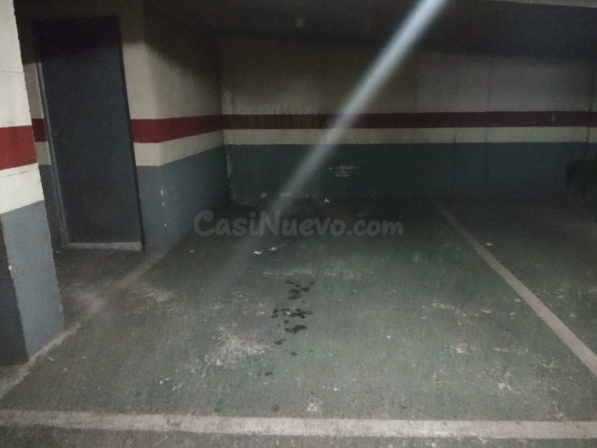 SE VENDE PLAZA DE GARAJE PEQUEÑO, FÁCIL MANIOBRA, CERCA DE HOSPITAL