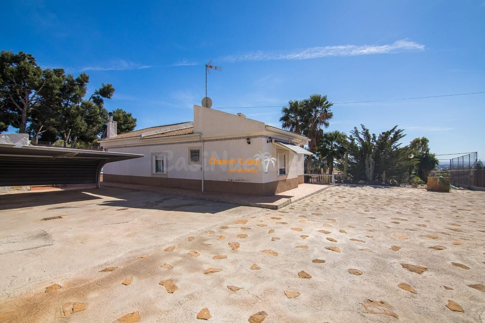 SE VENDE MARAVILLOSO CHALET EN URBANIZACIÓN BUENOS AIRES EN ELCHE!!