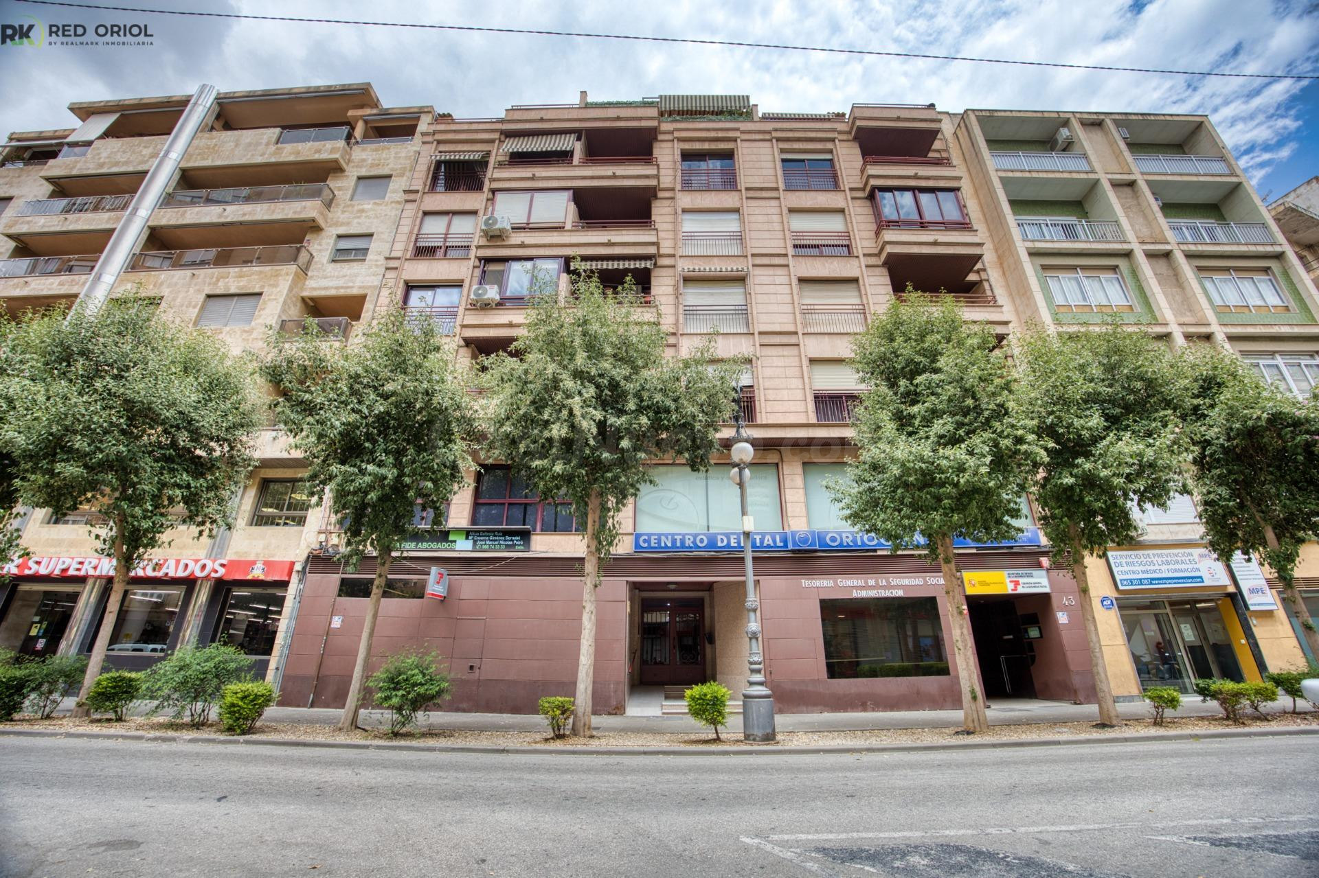Piso de 3 Dormitorios en Calle Obispo Rocamora , listo para entrar a vivir