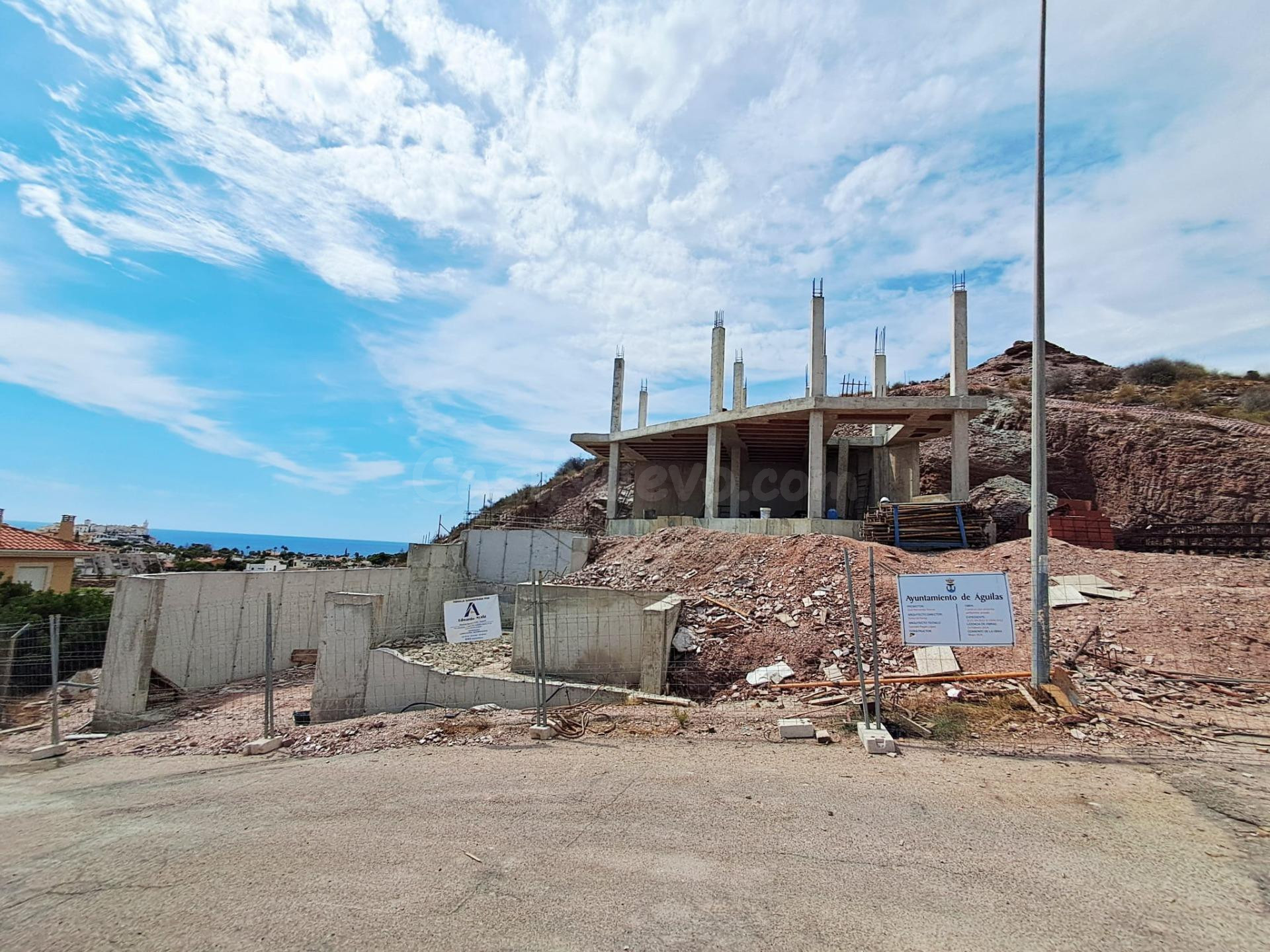 Villa independiente en construcción con vistas espectaculares en Calabardina