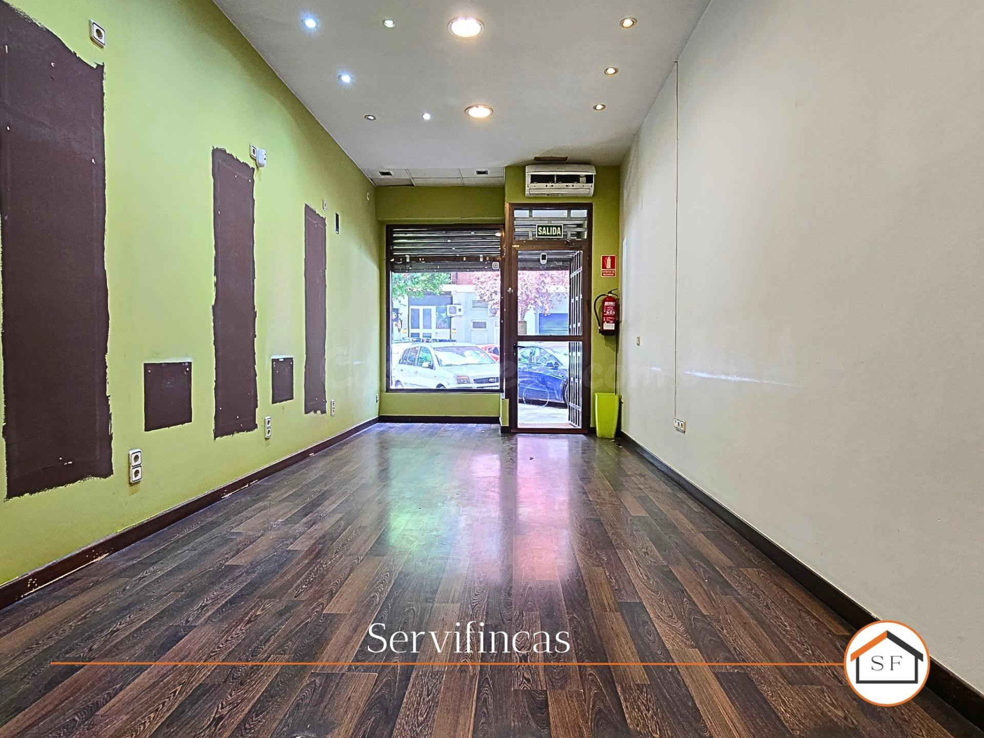 Oportunidad de Inversión en Local Comercial - Adelfas, Madrid