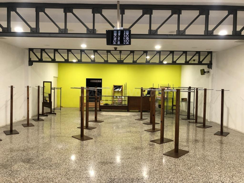 ✨ Nave Industrial + Local Comercial en Monóvar con Ubicación Estratégica