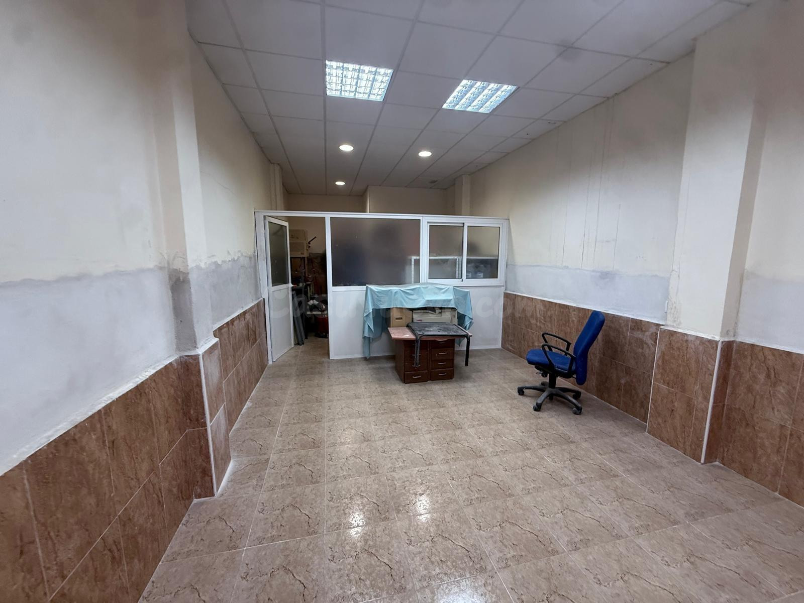 Oportunidad Única: Local Comercial en Carolinas Altas, Alicante por solo €65,000