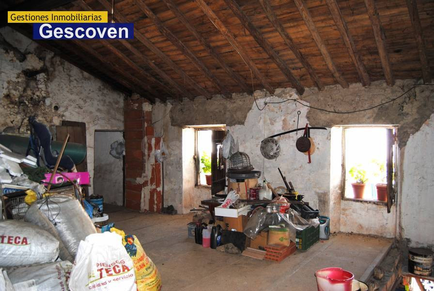 CASA CON HERMOSAS VISTAS A LA  MONTAÑA, PARA REHABILITAR EN ALDEA RURAL
