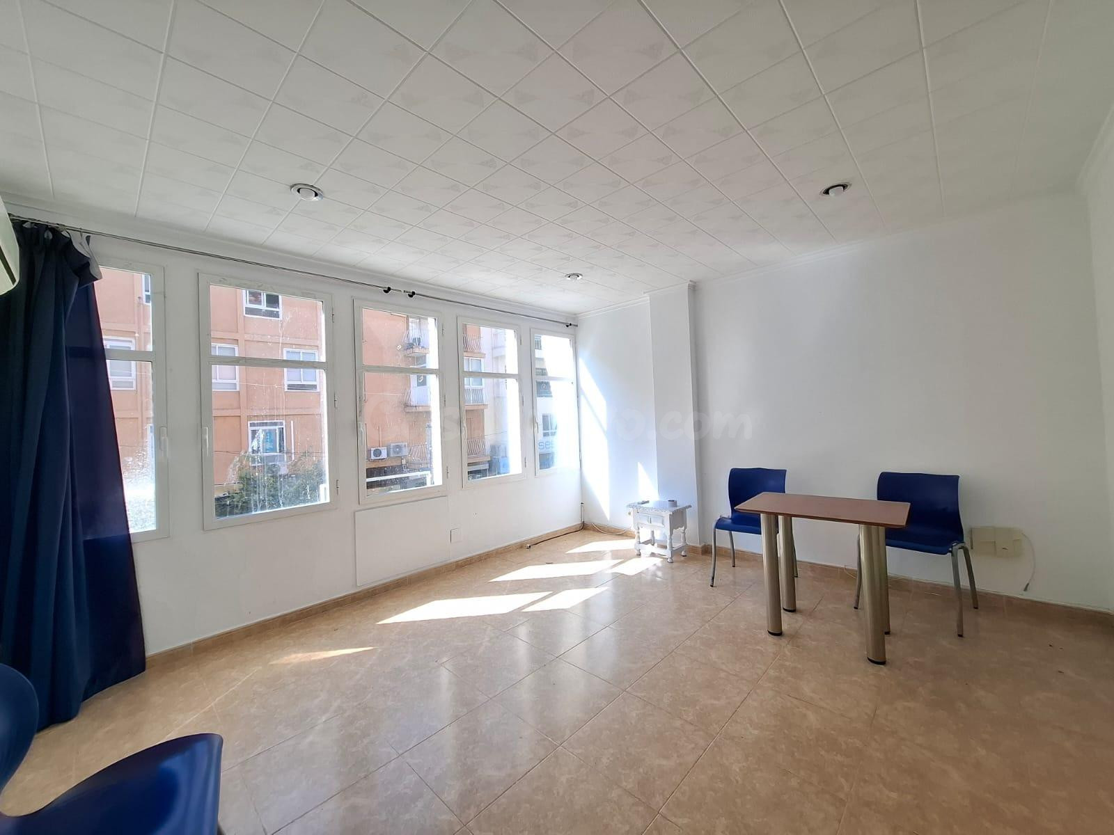 ¡OPORTUNIDAD EN PLENO CENTRO DE BENIDORM! OFICINA EN ALQUILER