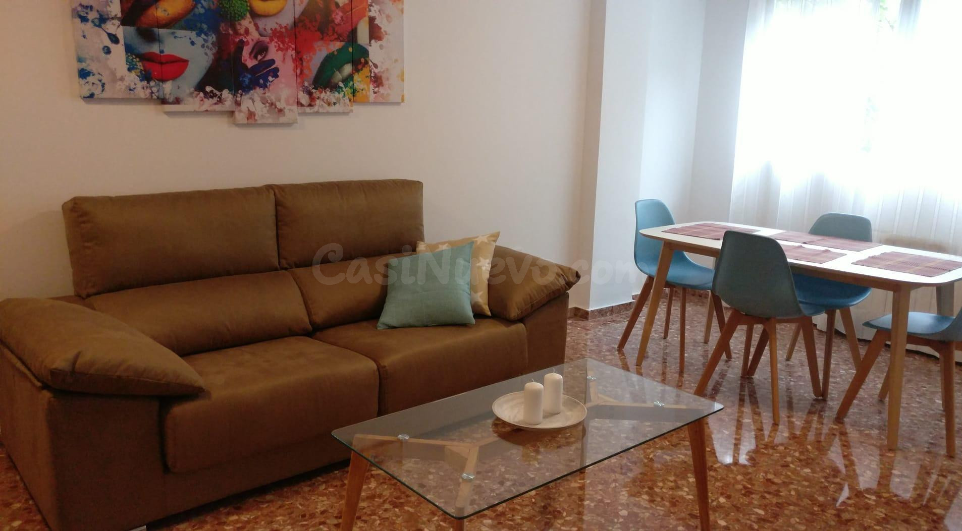 Piso amplio y luminoso con terraza en Ciutat Jardí – ideal para familias o estudiantes