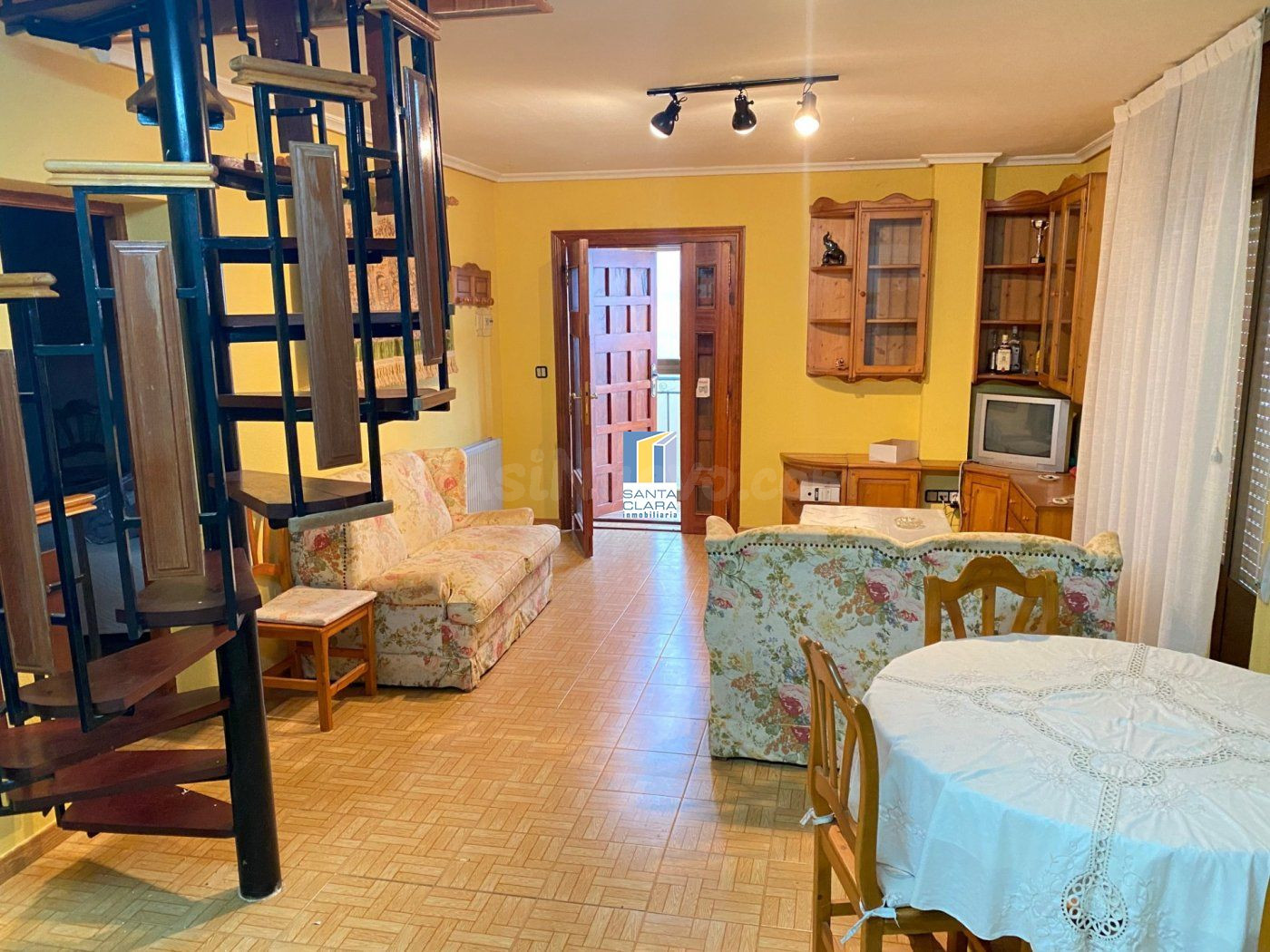 ¡GRAN OPORTUNIDAD DE NEGOCIO! CASA, 2 NAVES Y ALMACÉN A LA VENTA EN VILLALPANDO, ZAMORA.