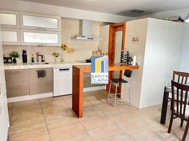 CASA EN VENTA EN VILLALPANDO CON 2 DORMITORIOS, ESTUDIO, PATIO Y BODEGA