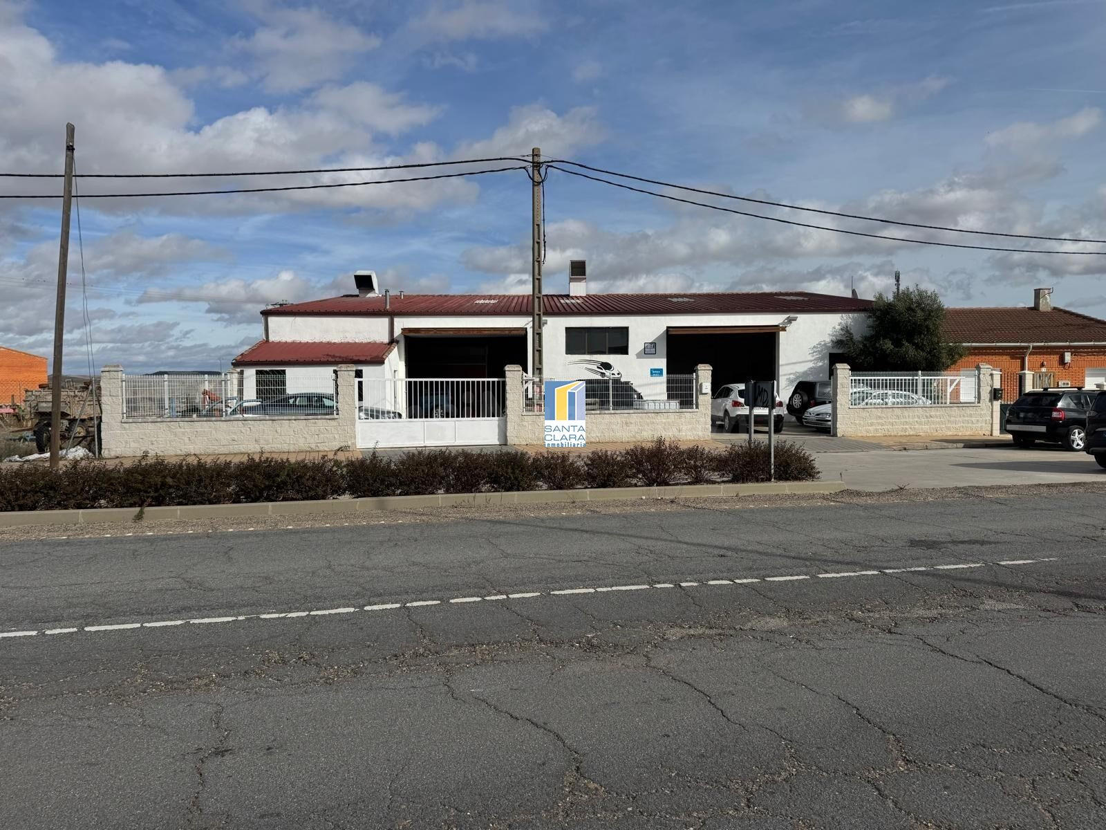 TALLER MECÁNICO EN FUNCIONAMIENTO PARA VENTA O ALQUILER EN MORALES DE TORO, ZAMORA.