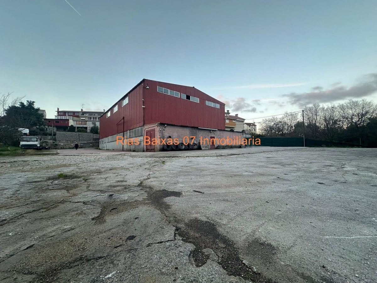 REF 7056 ALQUILER CON OPCIÓN DE COMPRA NAVE INDUSTRIAL 1.150 M2 EN DOS PLANTAS + CAMPA EXTERIOR ZONA PUXEIROS (MOS)