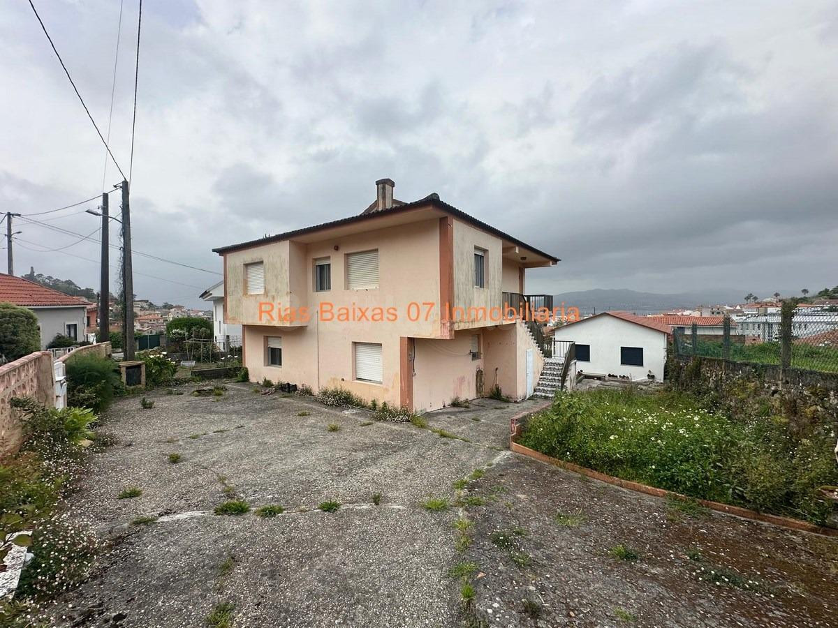 REF 7075 CASA UNIFAMILIAR CON 2 VIVIENDAS INDEPENDIENTES Y VISTAS AL MAR CERCANO CENTRO (BAIONA)