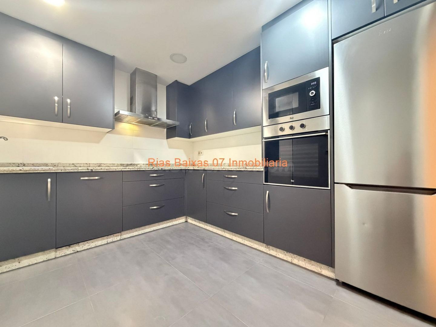 REF 4269 PISO REFORMADO 4 DORM. CON GARAJE ZONA ROSALIA DE CASTRO ( VIGO )