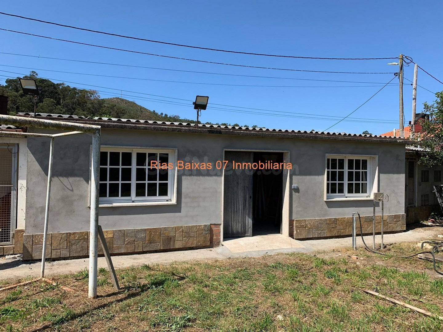 REF 4277 CASA PARA REMATAR PLANTA BAJA CON ANEXOS Y JARDIN CERRADO DE 790M2 VALLADARES ( VIGO )