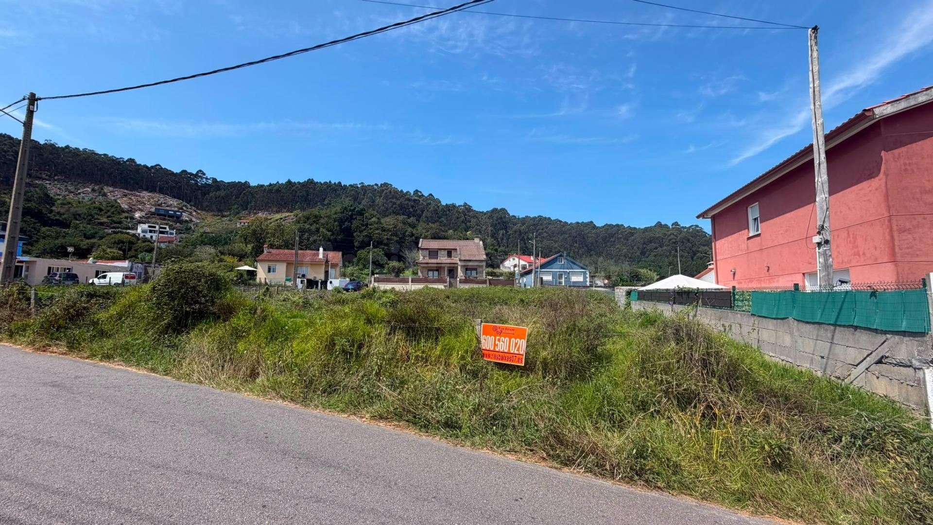 REF 4278 SOLAR EDIFICABLE 697m2 LLANO Y MUY CERCANO A LA PLAYA DE AREABRAVA ( CANGAS DO MORRAZO )