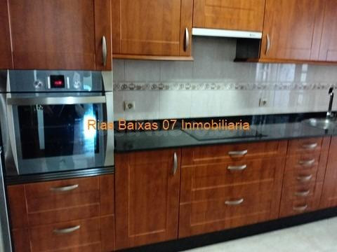 REF 3143 AMPLIO  PISO DE 3 DORMITORIOS , 2 BAÑOS Y GARAJE EN AVDA . DE MADRID ( VIGO )
