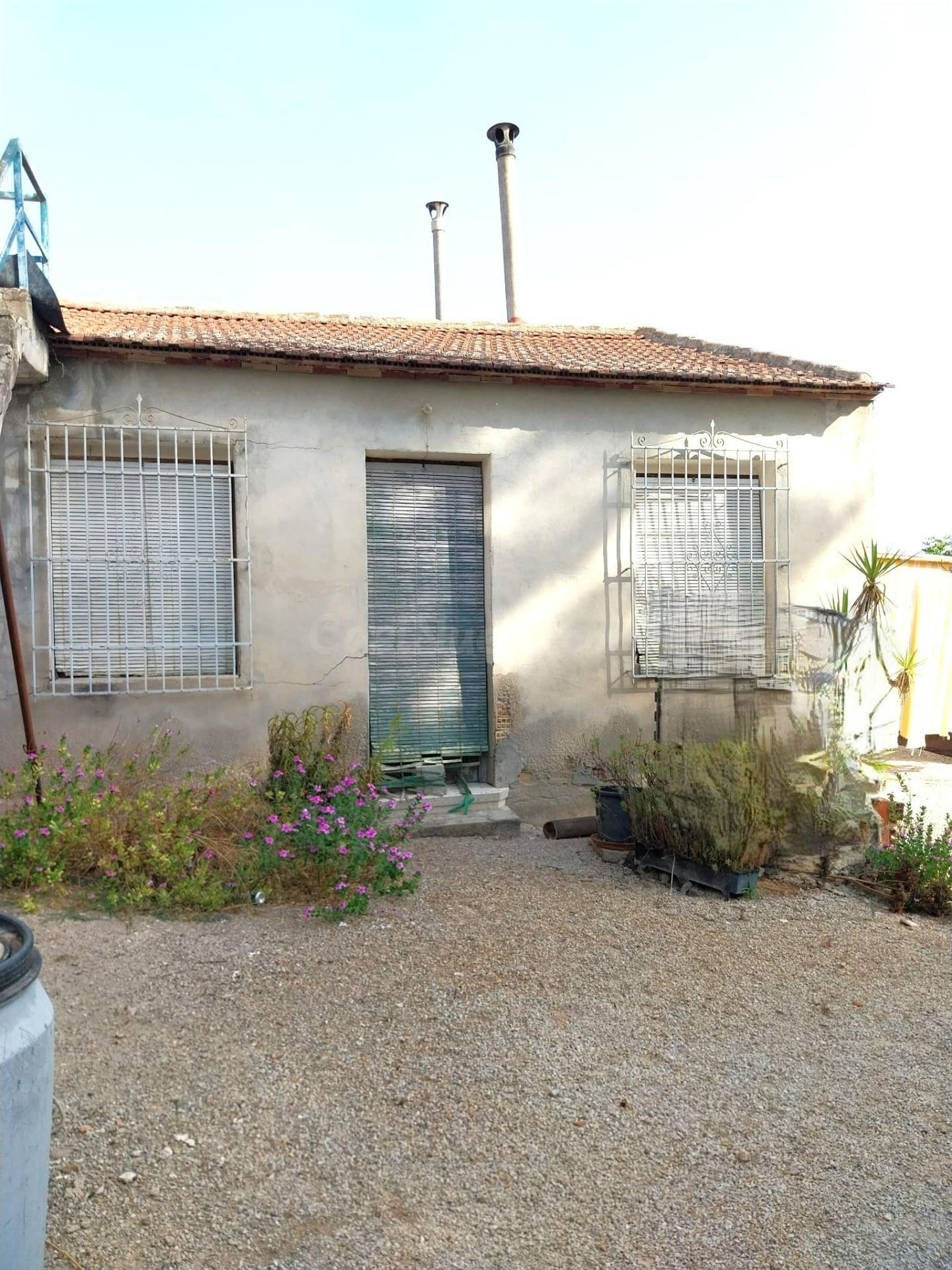 Casa con terreno en Llano de Brujas – Para reformar y crear tu proyecto