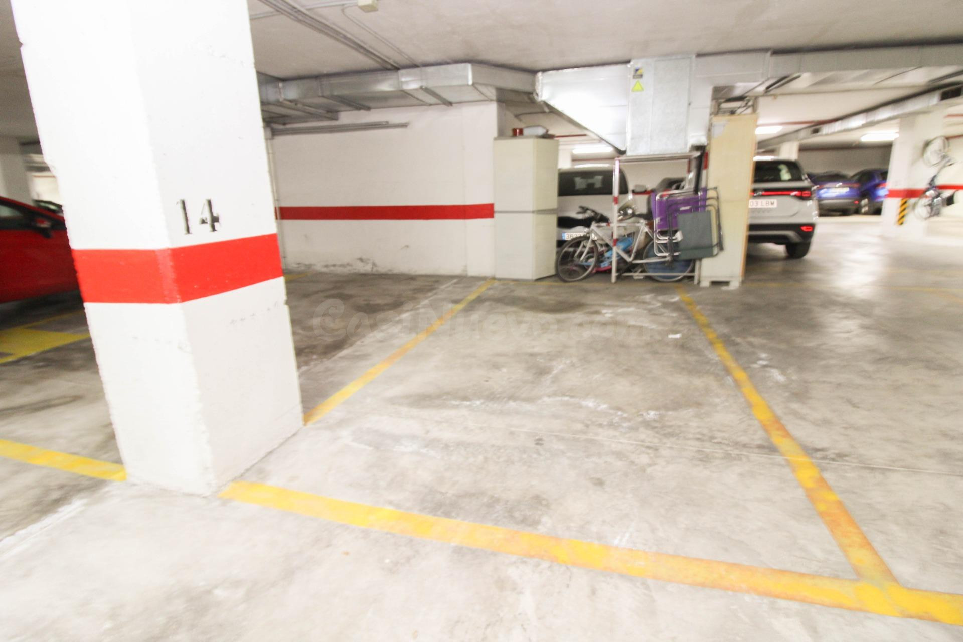 PLAZA DE GARAJE AMPLIA EN VENTA – ZONA MARTINEZ VALERO / TRAVALON, ELCHE