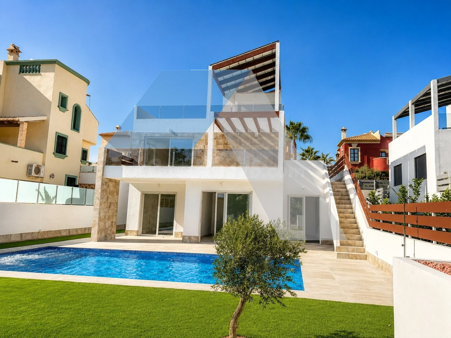 Villa de luja de obra nueva en primera linea campo de golf Ciudad Quesada