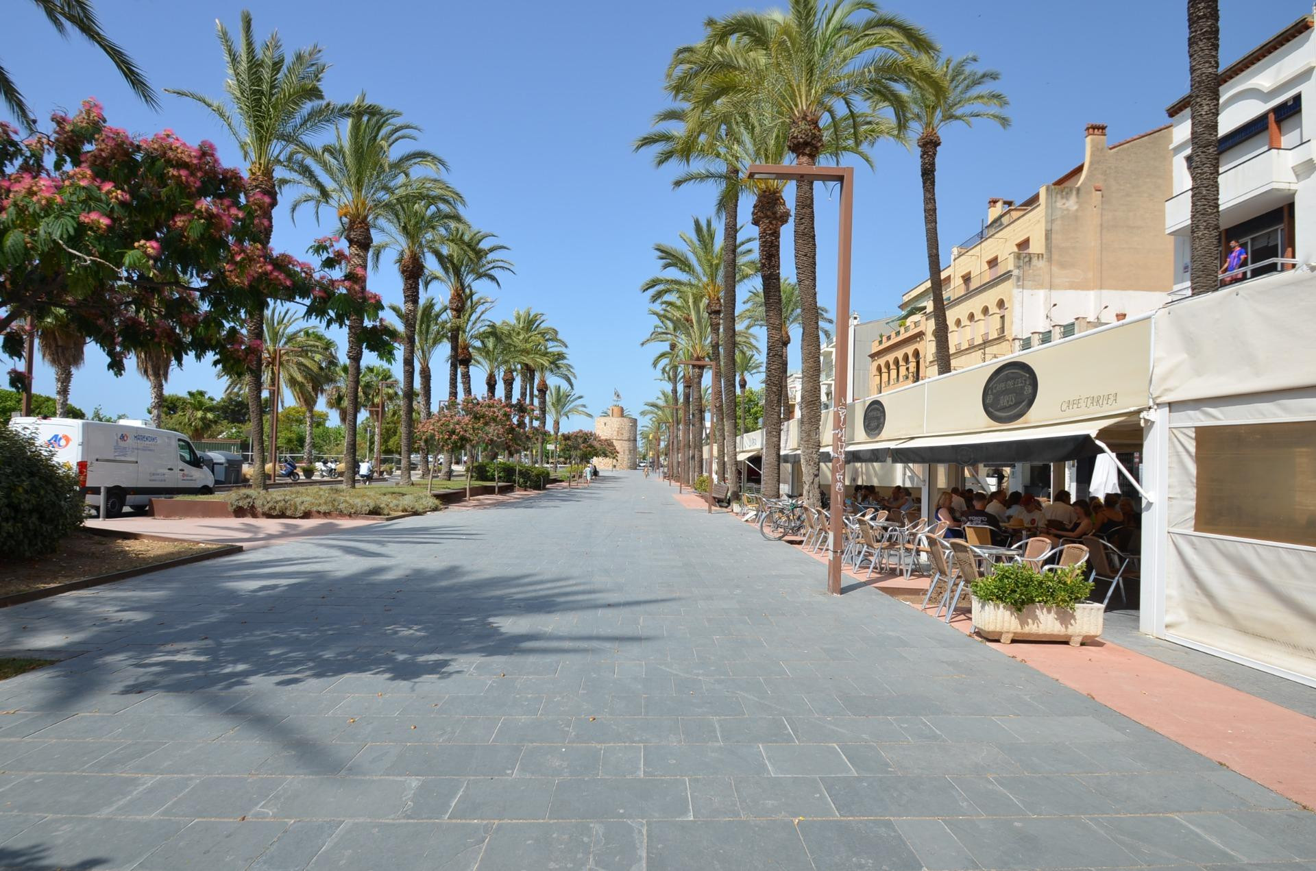 Local comercial en alquiler en Passeig del Carme, al lado del Puerto Náutico y de las playas