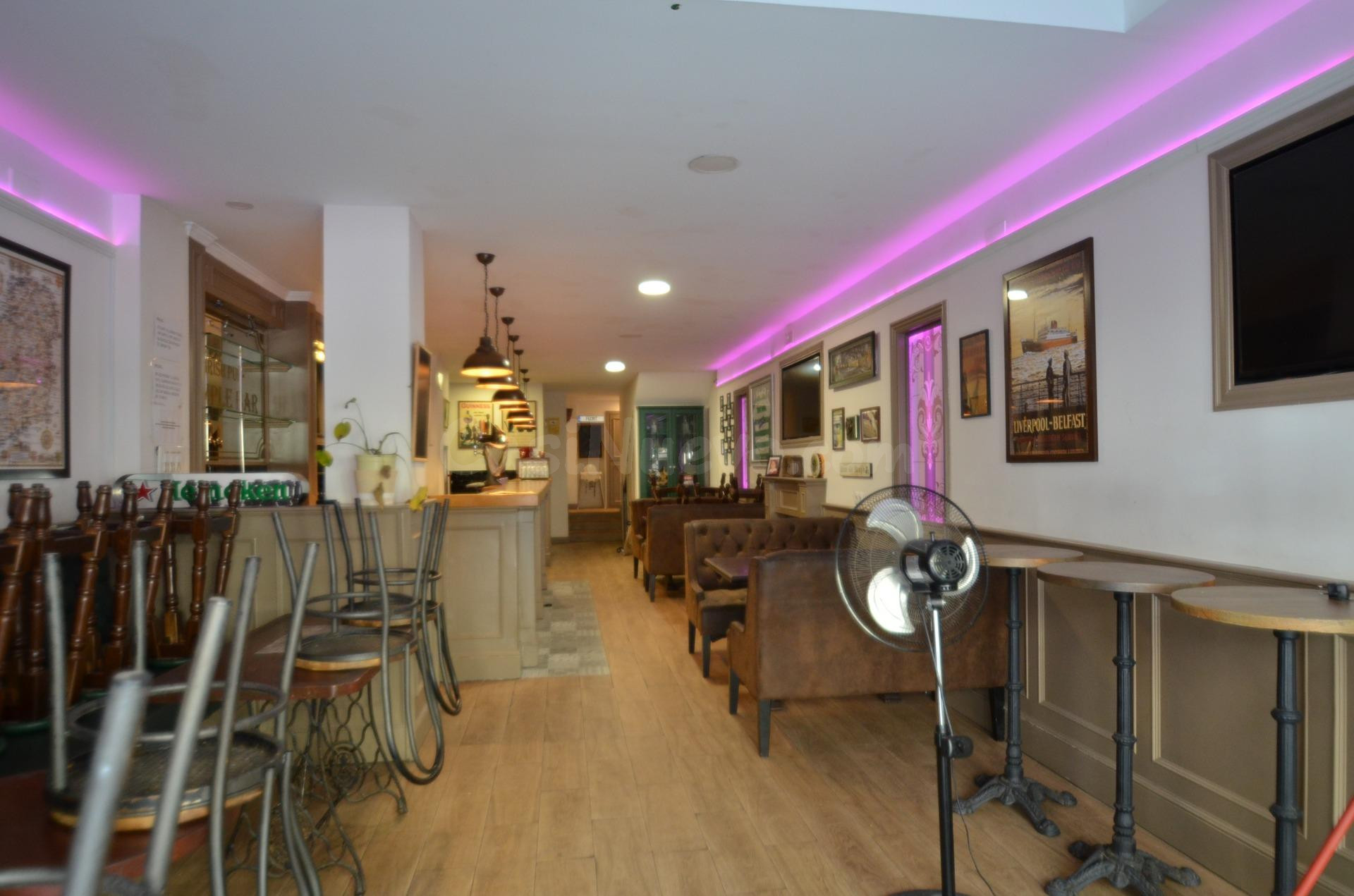 ¡Oportunidad de Negocio! Traspaso de Bar-Restaurante en Rambla de la Pau