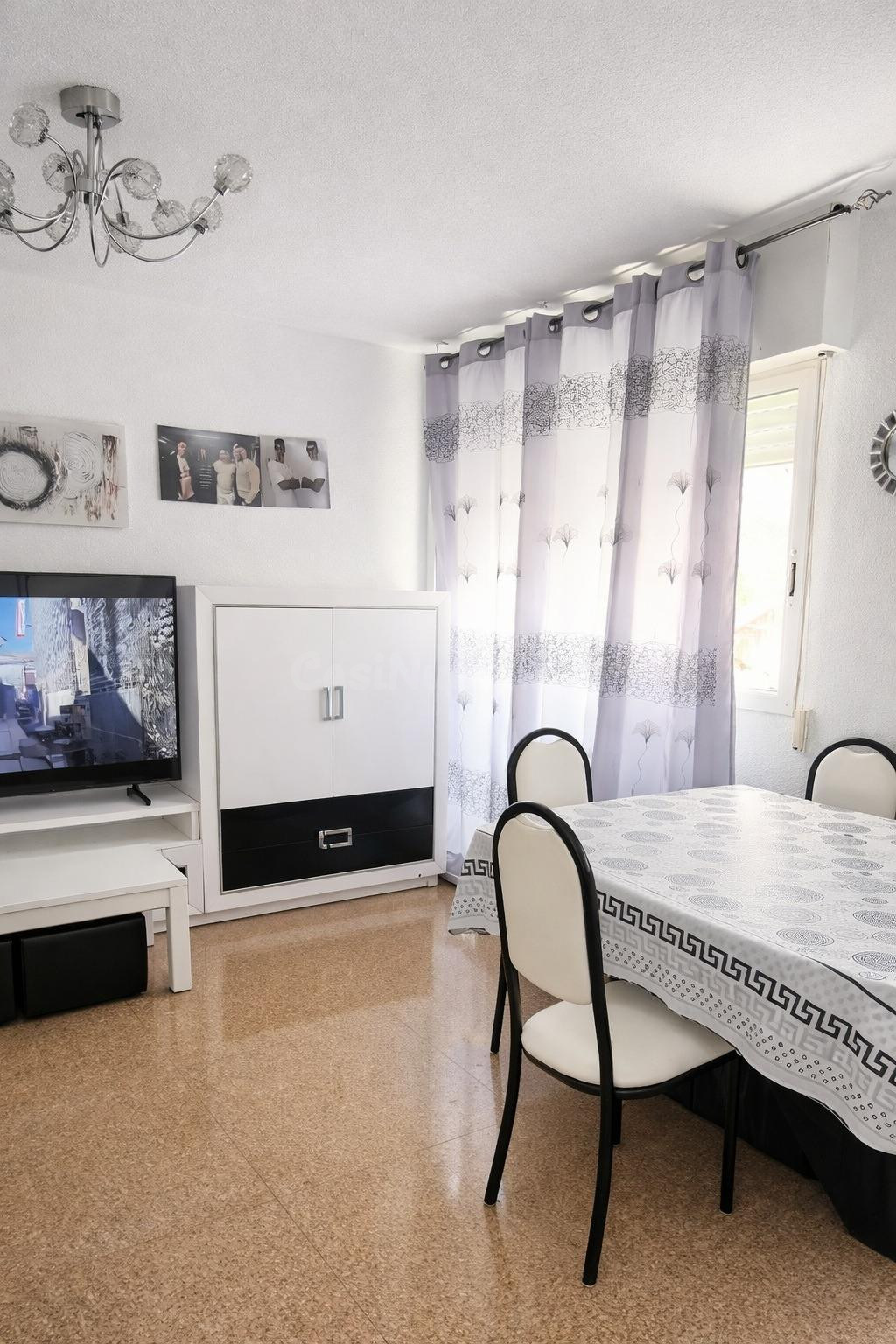 Vivienda Reformada en Dolores: Amplitud y Versatilidad Únicas