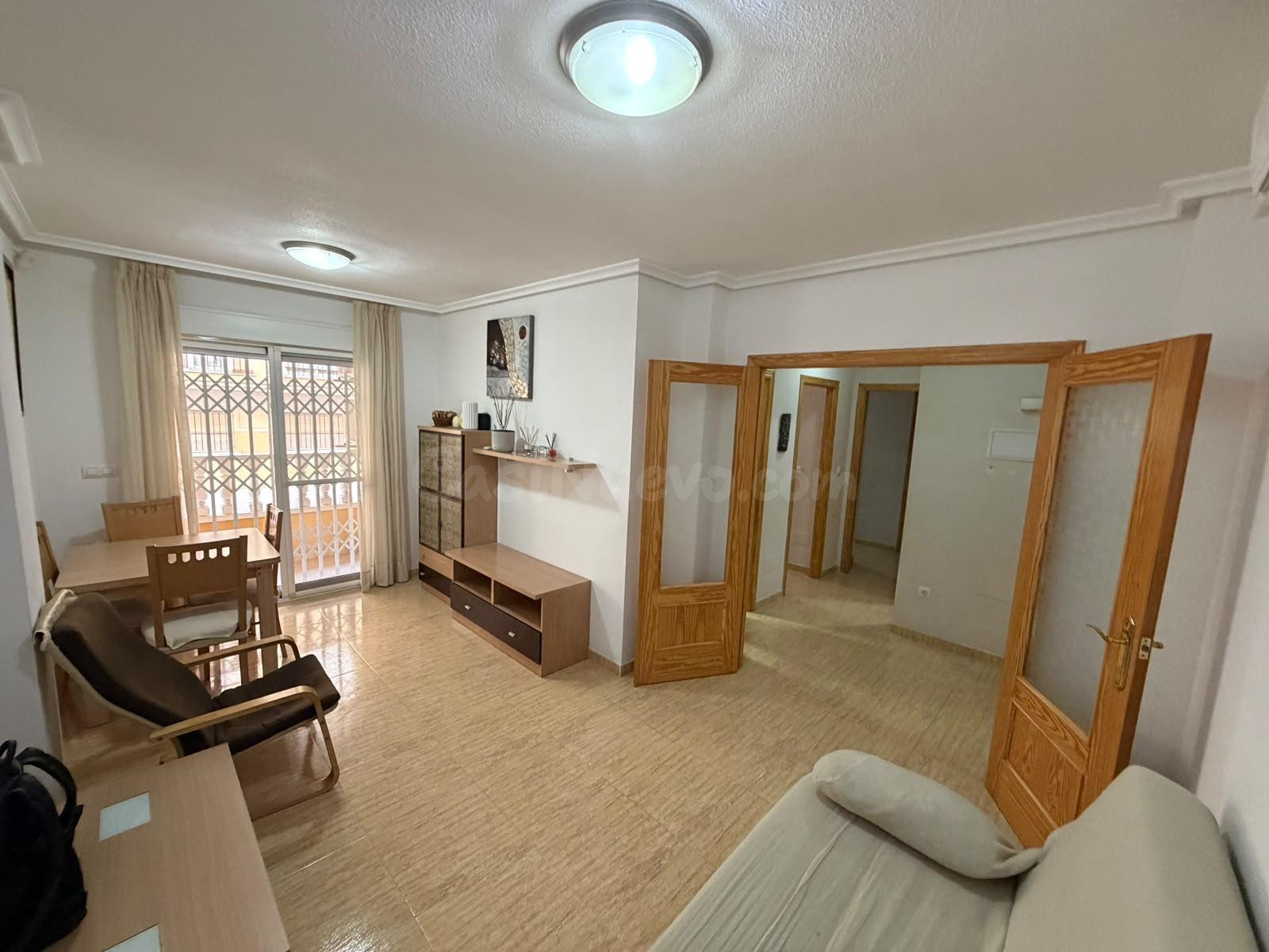 Vivienda de 2 dormitorios y 2 baños con piscina y garaje en Formentera del Segura